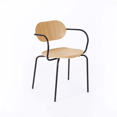 chaise design en hetre clair et metal