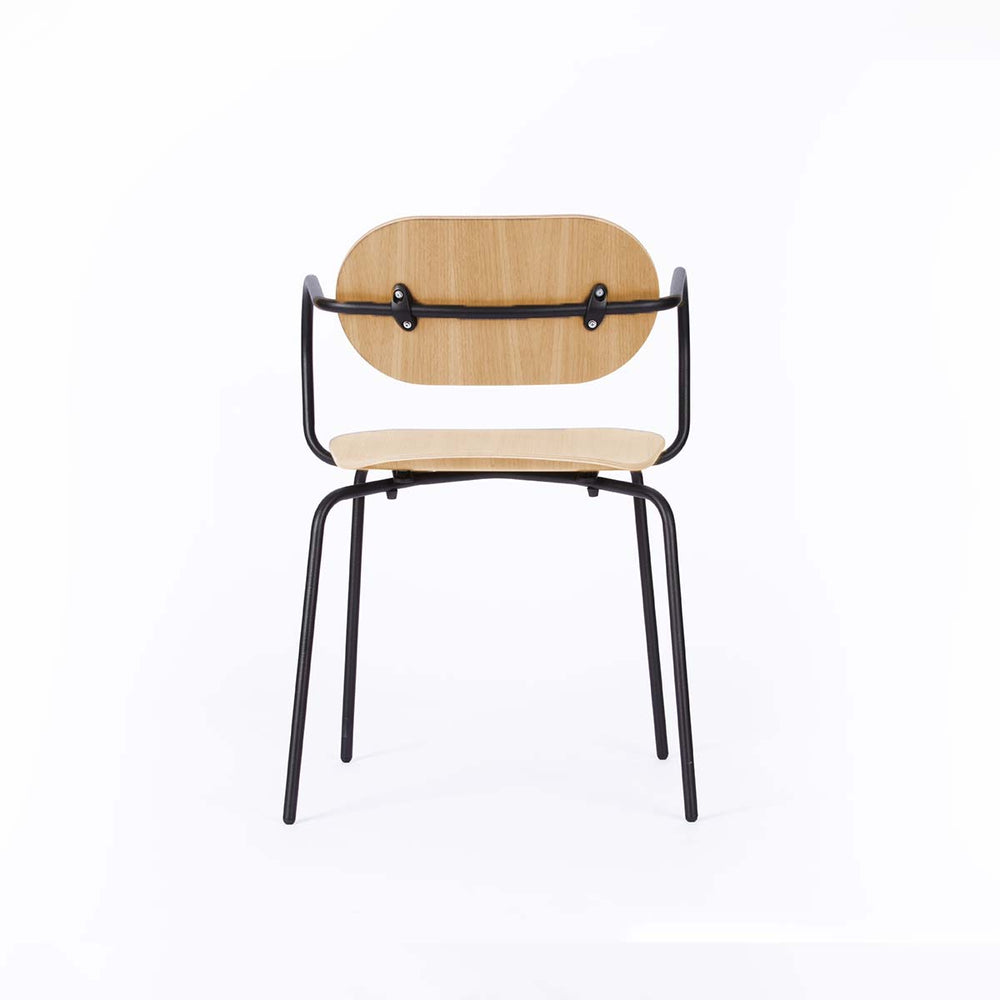 chaise design en hetre clair et metal