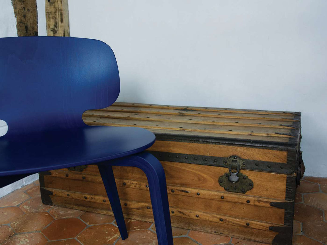 Chaise design bleu