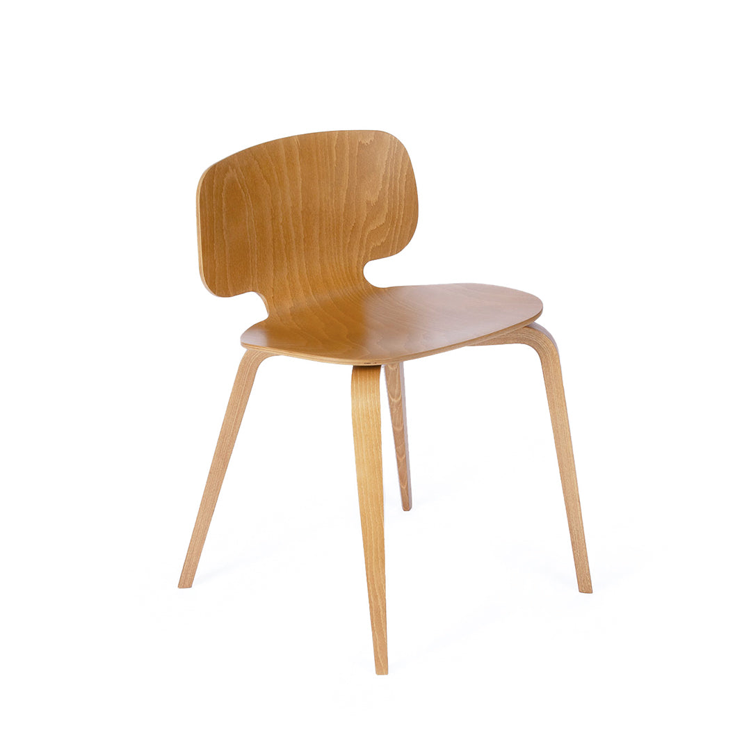 chaise en hêtre teinté