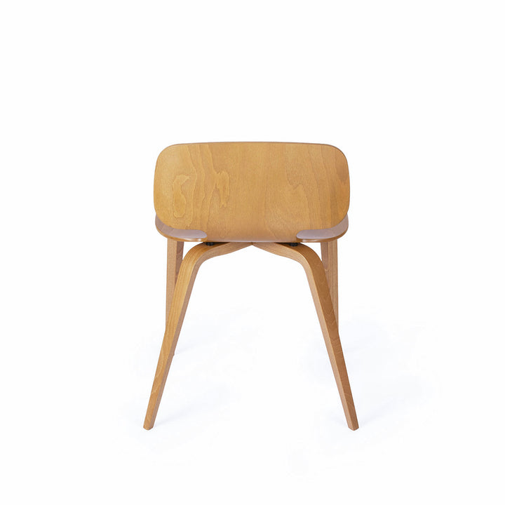 chaise en hêtre teinté
