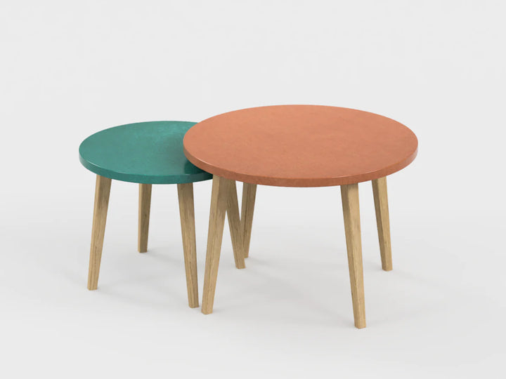 Table gigogne colorée