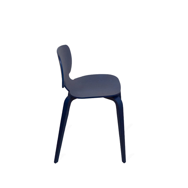 Chaise design bleu
