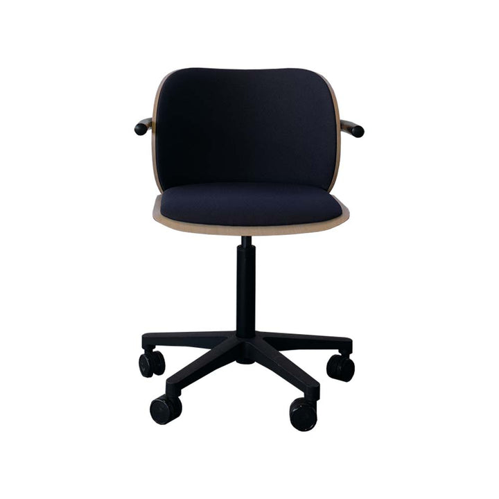 Chaise design avec accoudoir
