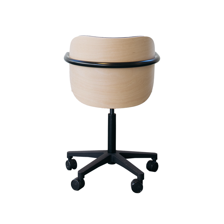 Chaise design avec accoudoir