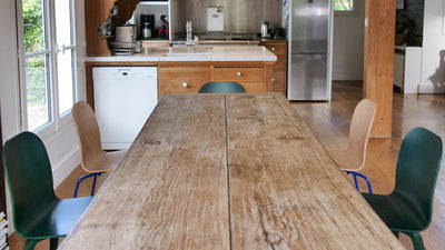 Quelles chaises avec une table en bois ancienne ?