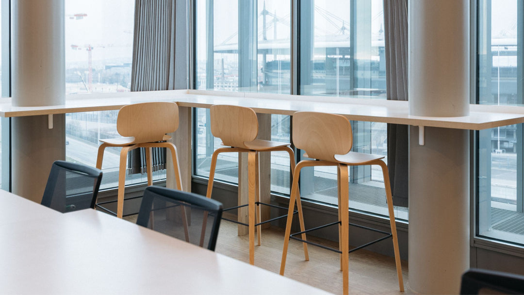location chaise et table mobilier professionnel sur mesure